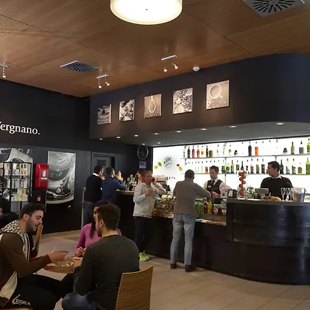 Ξενοδοχείο με διαμερίσματα Th - Villaggio Olimpico