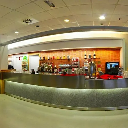 Apartahotel Th - Villaggio Olimpico 4*